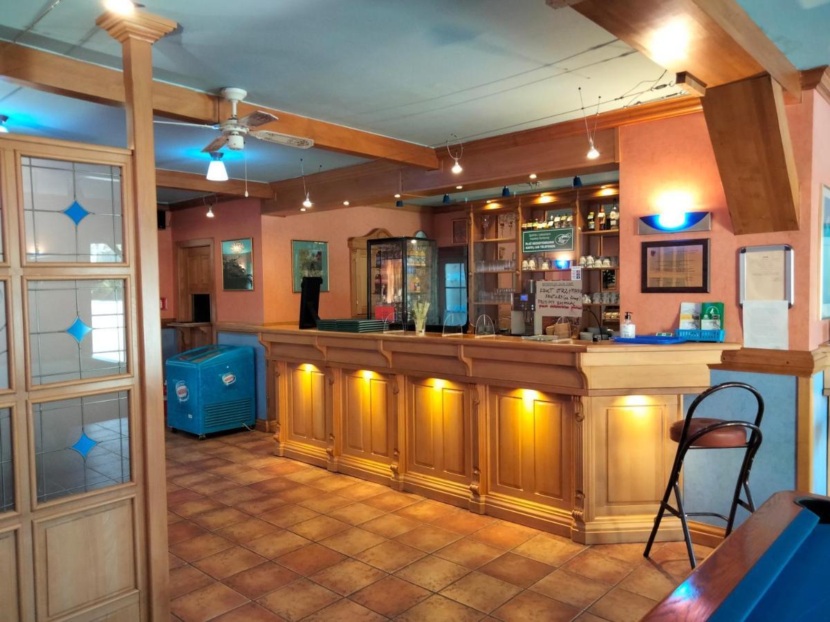 Zajazd Restauracja Machliny מראה חיצוני תמונה